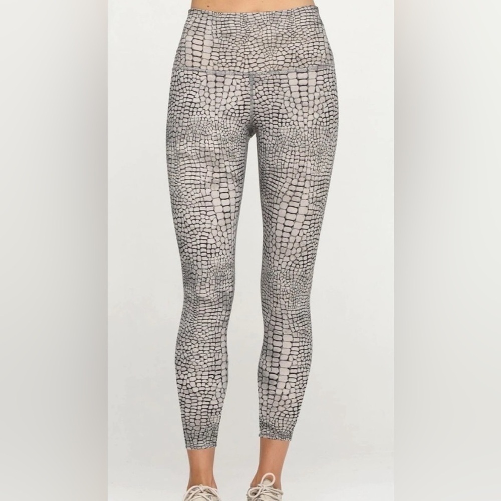 Balance Collection Crocodile Print Leggings Grey&White High-Waisted Size Small